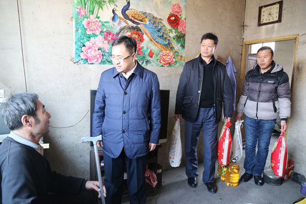 慰问现场.jpg 慰问现场.jpg