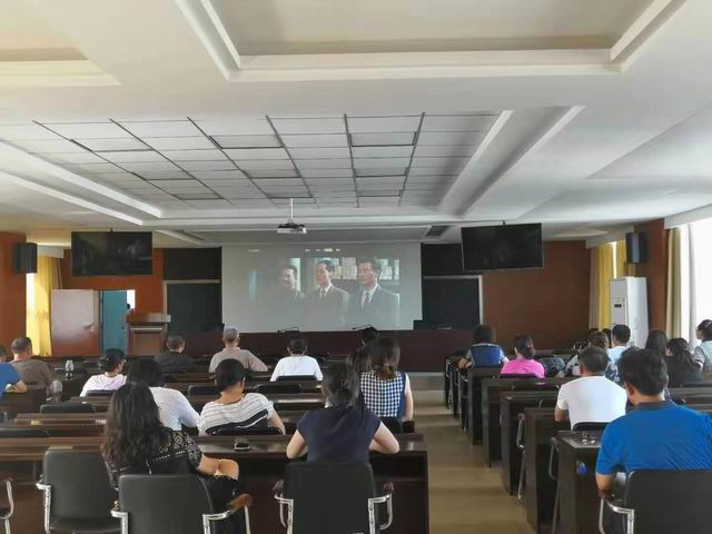 1564109043867062.jpg 调整大小 市残联组织观看《建党伟业》.jpg