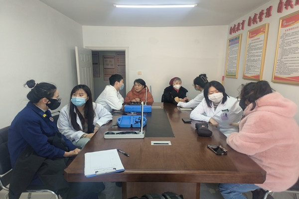 2025年3月5日桂林街道同光路西社区开展“中医进社区，推拿护民康”义诊活动 (2).jpg