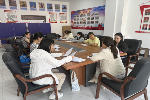 2025年6月4日</em>，<em class='wa-mark'>红旗街道残疾人联合会召开了“扶残助学”工作专题培训会议（1）.jpg